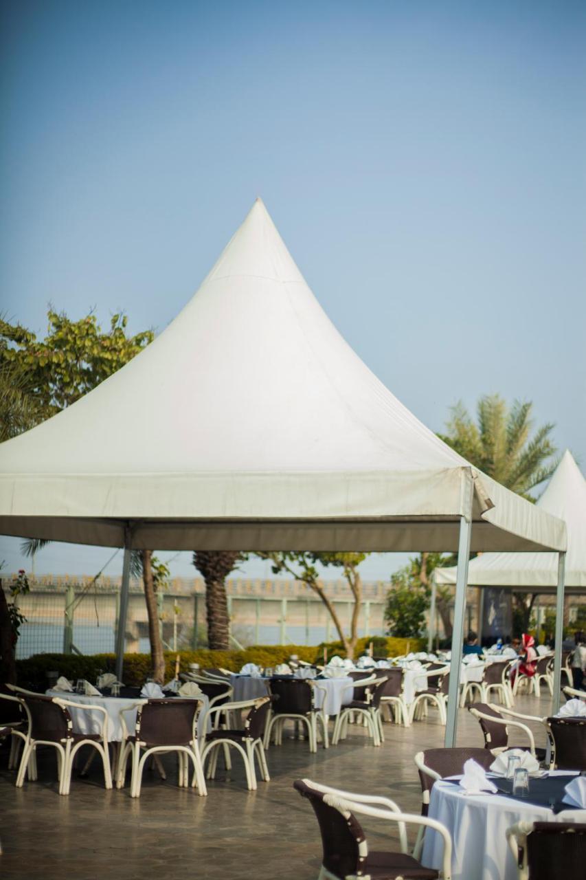 Hotel Akbars Kinara Сиалкот Экстерьер фото