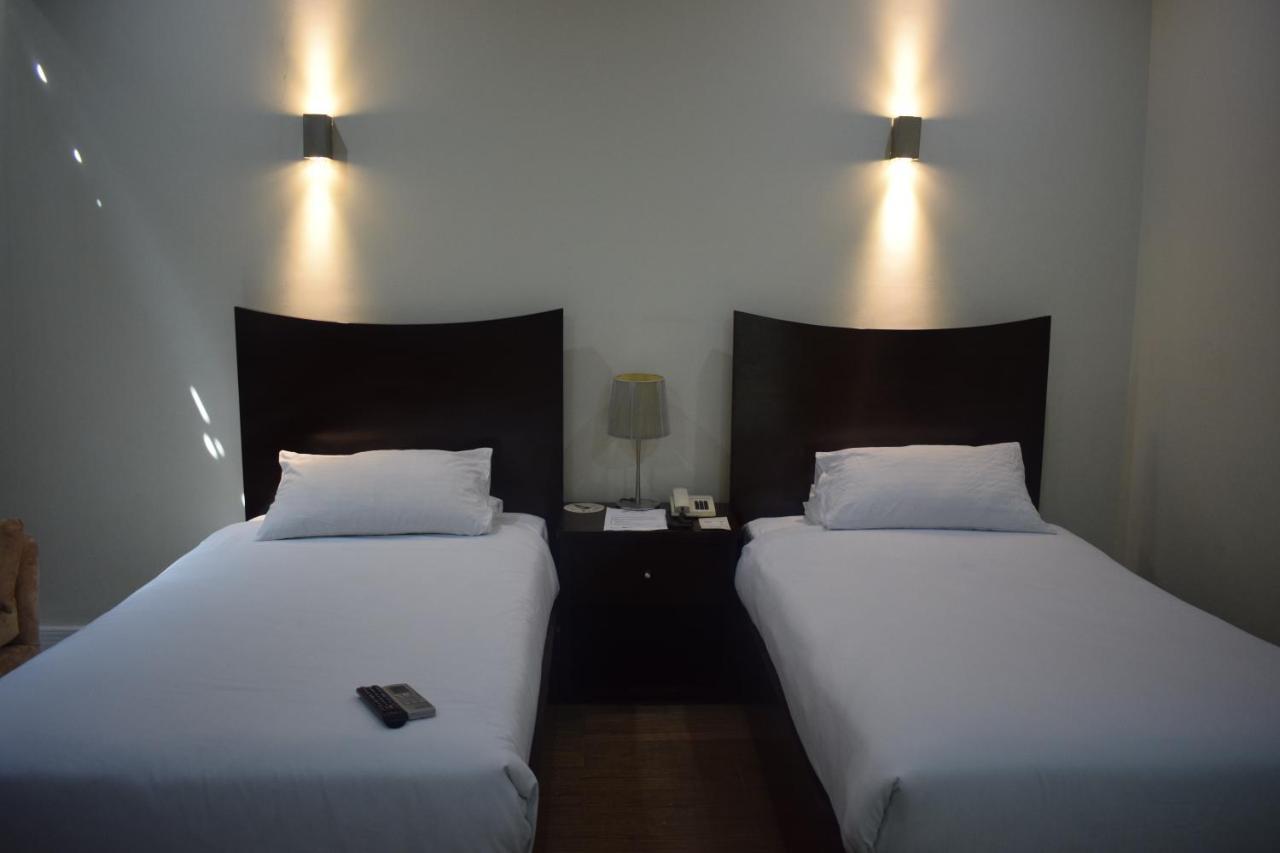 Hotel Akbars Kinara Сиалкот Экстерьер фото